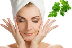 Parsley is used to rejuvenate the skin around the eyes