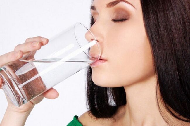 Drinking water to rejuvenate the skin